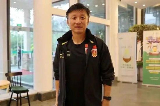 与此同时，他心里也十分后悔。